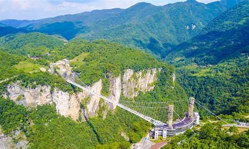 张家界大峡谷玻璃桥_张家界玻璃桥旅游景点在哪里