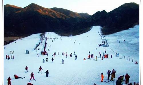 北京八达岭滑雪场_北京八达岭滑雪场开放时间